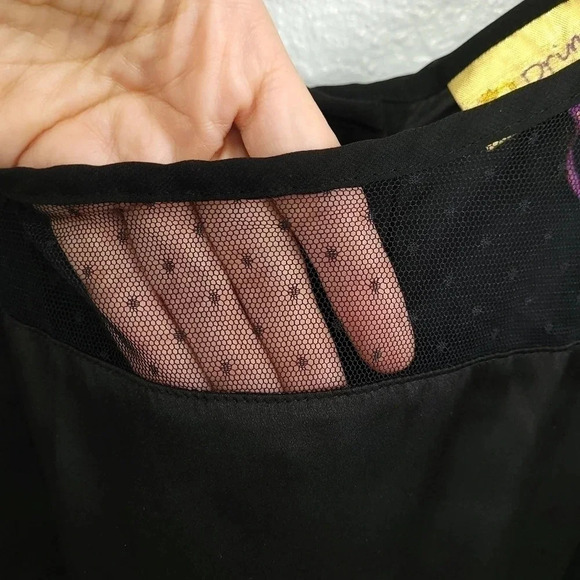 Princess Vera Wang Ruffle Bottom Top - Picture 11 of 12